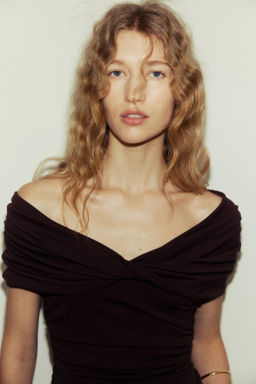 Top off-the-shoulder con detalle girado - H&m фото 2