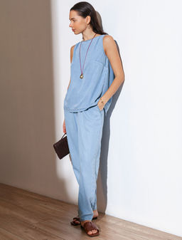 Топ с вырезом лодочка и асимметричным разрезом на спине из джинсового лиоцелла - Vilatte фото 5