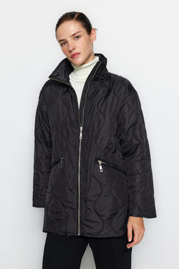 TRENDYOLMILLA Siyah Su Itici Kapitone Mont TWOAW24MO00001