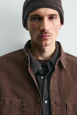 CAMISA ESTRUCTURA BOLSILLOS / Marr?n