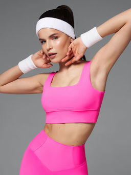 Спортивный топ-бра со средней поддержкой и вставными чашками