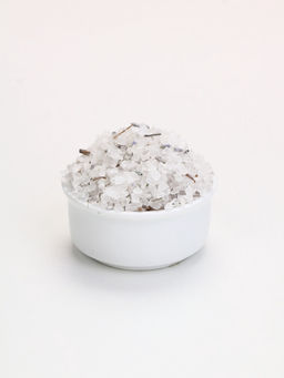 Соль для ванны с лепестками лаванды, 370 г