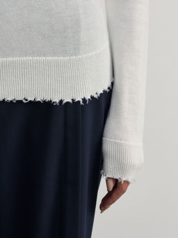 Джемпер с необработанным краем из шерсти / Zarina  фото 6