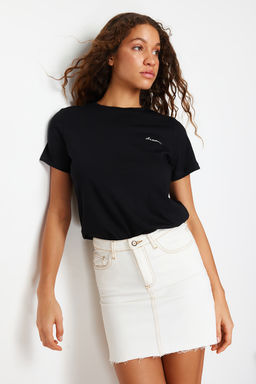 TRENDYOLMILLA Siyah 100 Pamuk Slogan Nak?sl? Regular Kal?p Orme T-Shirt TWOSS24TS00097  фото 7