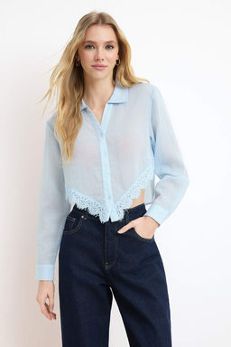 Mavi Dokulu Dantel Garnili Crop Gomlek TWOSS26GO00055
