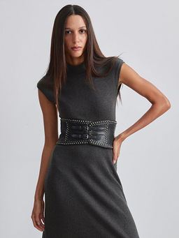 Dik Yaka Belden Oturtmal? Elbise