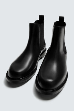 LEATHER CHELSEA BOOTS