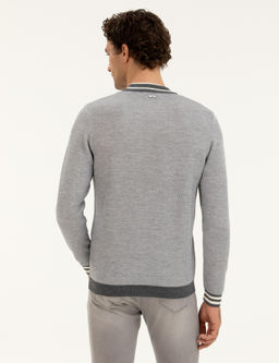 Светло-серый приталенный трикотажный свитер с круглым вырезом - Cacharel фото 5