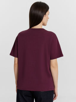 Футболка женская с принтом и надписью ладонью коснусь ласкового огонька... - Mark formelle фото 4