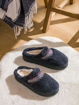 Kad?n Pel?? Ev Terli?i