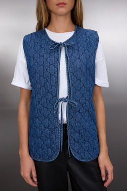 Trendyolmilla Mavi Onden Baglamal? Kapitone Denim Yelek TWOSS25YE00000  фото 3