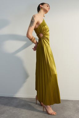 TRENDYOLMILLA Ac?k Yesil Asimetrik Pilise Detayl? Orme Saten S?k Abiye Elbise TPRSS23EL00557  фото 3