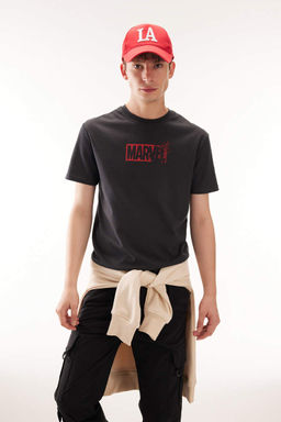 Футболка обычного кроя с круглым вырезом и короткими рукавами только с логотипом Marvel