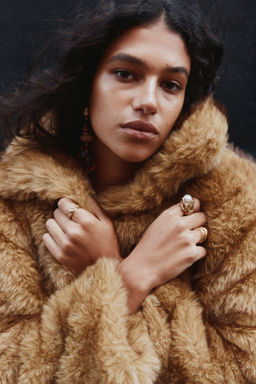 Chaqueta cropped efecto pelo - H&m фото 9