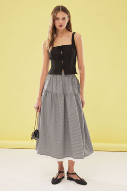 TRENDYOLMILLA Siyah Potikare Desen Dokuma Etek Ucu Dantel Detayl? A-line Midi Boy Dokuma Etek TWOSS25ET00073