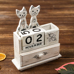 Вечный календарь настольный Пара кошек, 18622 см, дерево
