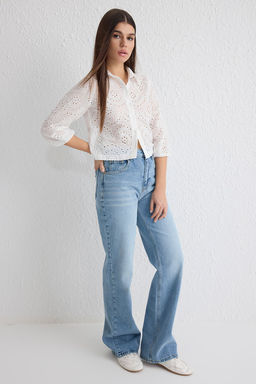 TRENDYOLMILLA Beyaz Brode Nak?sl? Kumas Regular Kal?p Dokuma Gomlek TWOSS25GO00032  фото 2