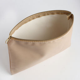 Цена за 2 шт. Косметичка на молнии плоская, однотонная, бежевая - Simaland фото 3