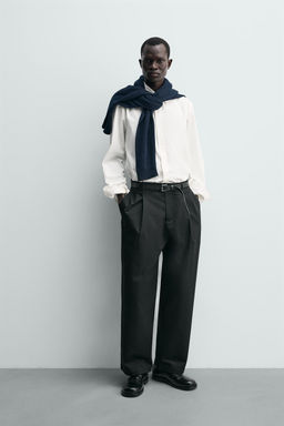 PANTAL?N WIDE FIT PLIEGUES / Negro