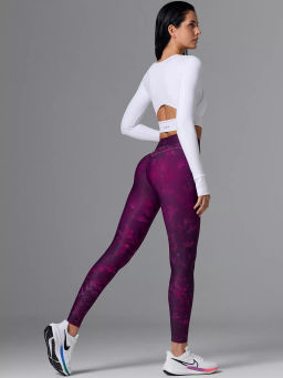 Моделирующие спортивные леггинсы