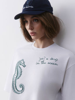 CONTE LD 2715 Укороченная футболка из хлопка с рисунком white-sea horse - Conte elegant фото 4