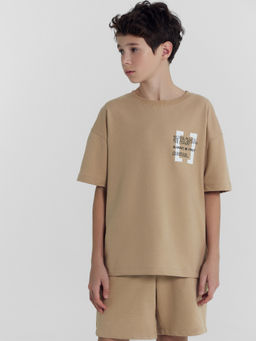 Комплект для мальчиков (футболка, шорты) бежевый с печатью - Mark formelle фото 4