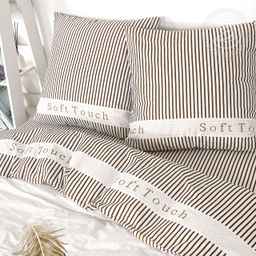 Постельное белье Прикосновение (поплин DE LUXE) 1,5 сп./Пододеяльник: 1 шт. - 215*145; Простыня: 1 шт. - 215*150; Наволочка: 2 шт. - 70*70; DE LUXE