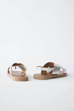 SANDALIA METALIZADA PIEL / Plata