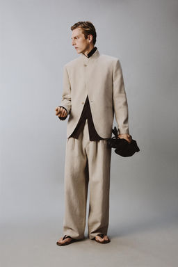 PANTAL?N PLIEGUES TRAJE RELAXED FIT / Beige claro