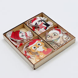 Елочные игрушки в деревянной подарочной упаковке 12 шт., 13×13×2 см