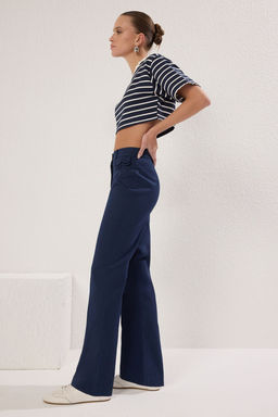TRENDYOLMILLA Lacivert Sahte Cep Kapakl? Pamuklu Bootcut Pantolon TWOSS25PL00077