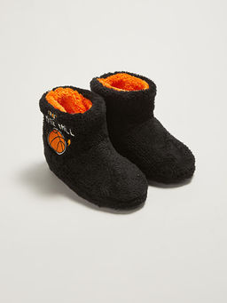 Nak?? Detayl? Erkek ?ocuk Ev Botu