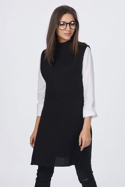 Жилет вязаный удлиненный с разрезами по бокам черный