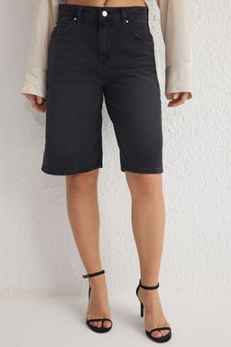 Siyah Yuksek Bel Denim Bermuda TWOSS25SR00017