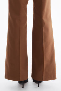 Pantal?n bootcut con cintur?n - H&m фото 4