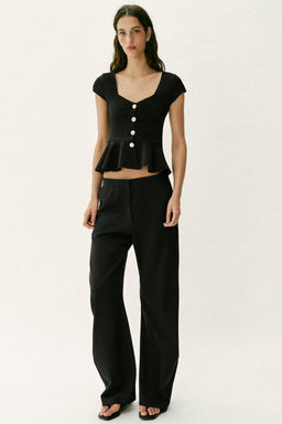 TOP PEPLUM BOTONES / Negro
