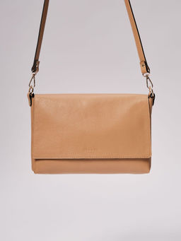 Сумка кожаная через плечо Deboro 30181 нюдовая