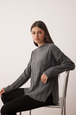 Antrasit Yumusak Dokulu Genis Kal?p Triko Kazak TWOAW26KZ00177