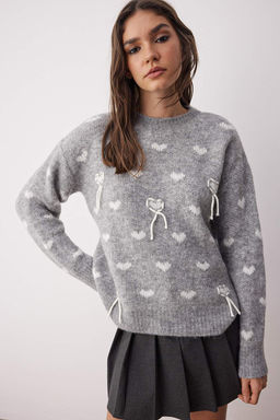 Gri Yun Kar?s?ml? Kalp Desenli Oversize/Genis Kal?p Triko Kazak TWOAW26KZ00018