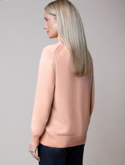D34.199 Свитер женский персиковый