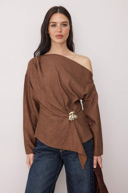 Kahverengi Aksesuar Detayl? Dusuk Omuz Dokuma Bluz TWOAW26BZ00280