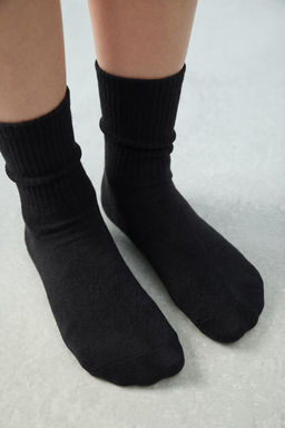 PACK TRES CALCETINES LARGOS LISOS / Negro - Zara фото 5