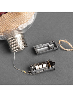 Набор ёлочных шаров «Ветка ели и ягоды», 2 шт., d=10 см, 5 LED, от батареек, свечение тёплое белое