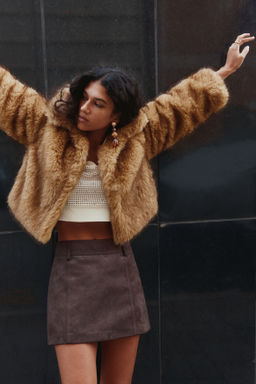 Chaqueta cropped efecto pelo - H&m фото 6
