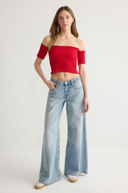 K?rm?z? Fitted/Vucuda Oturan Carmen Yaka Crop Gipeli Esnek Orme Bluz TWOSS25BZ00173