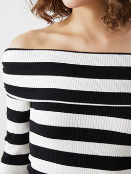 Kay?k Yaka Renk Bloklu Kad?n Body