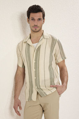 TRENDYOL MAN Premium Siyah Regular Fit Cizgili Dokulu Yazl?k Gomlek TMNSS23GO00060