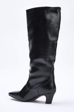 Siyah Premium Kare Burun Kad?n 5,5 cm Blok Topuklu Cizme TAKAW26CZ00042