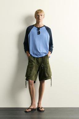 CAMISETA COLOR BLOCK ALGOD?N - LINO / Azul / ?ndigo
