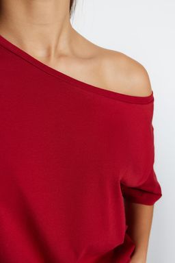 K?rm?z? %100 Pamuk Oversize/Genis Kal?p Kay?k Yaka Orme T-Shirt TWOSS20TS0140